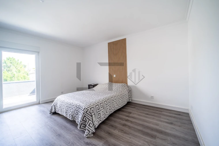 Moradia T6 para Venda em Corroios Foto 13