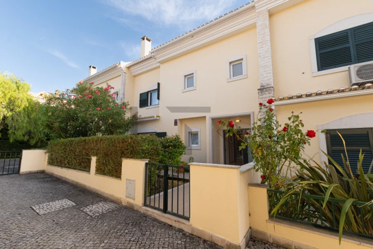 Moradia T3 para Venda em Cascais e Estoril Foto 1