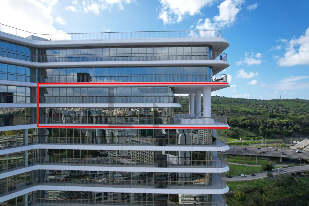 Apartamento T6 para Venda em Campolide Foto 4