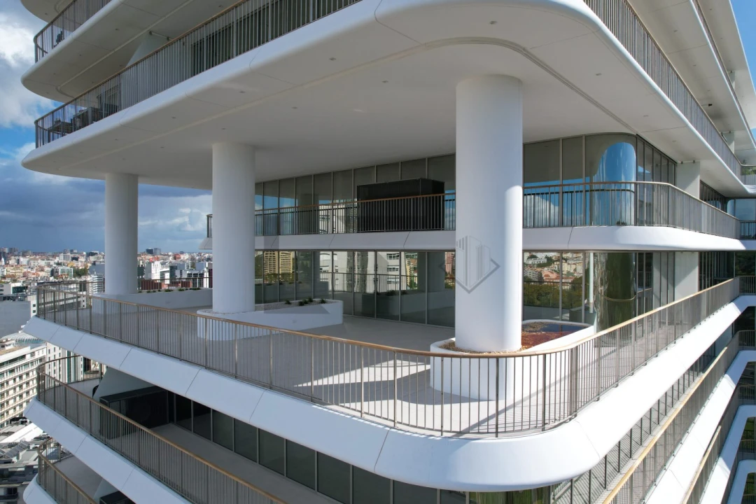 Apartamento T6 para Venda em Campolide Foto 9