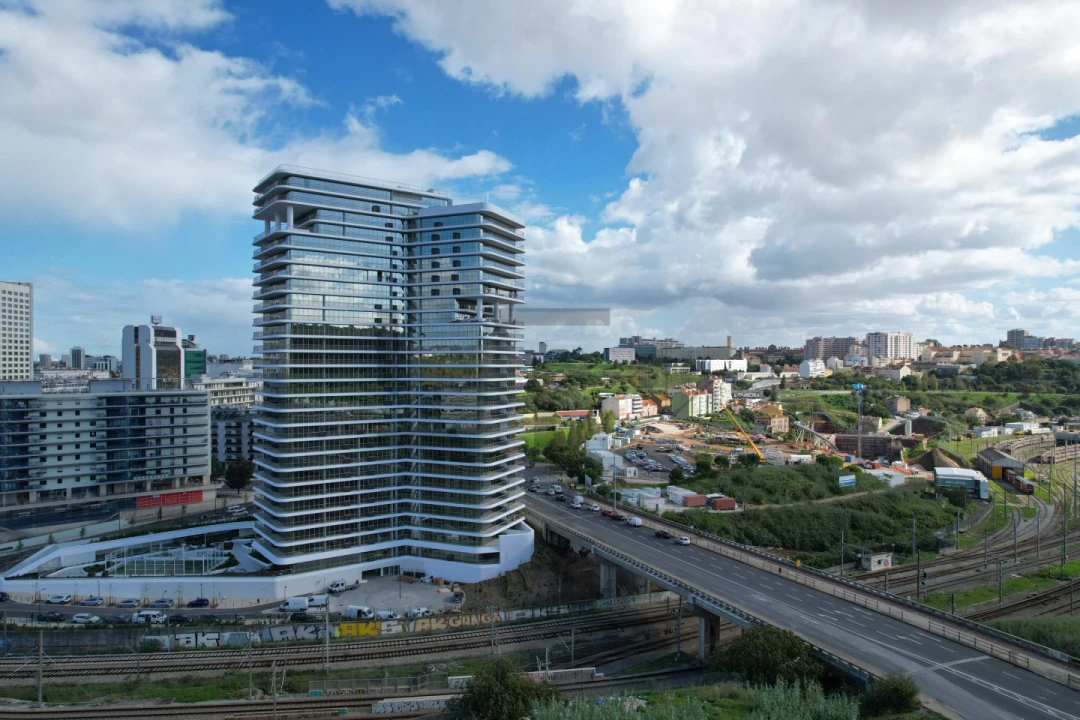 Apartamento T6 para Venda em Campolide Foto 18