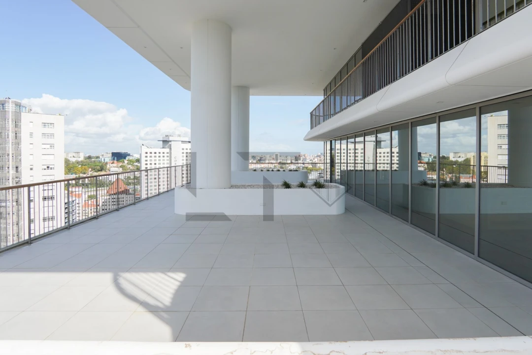 Apartamento T6 para Venda em Campolide Foto 25