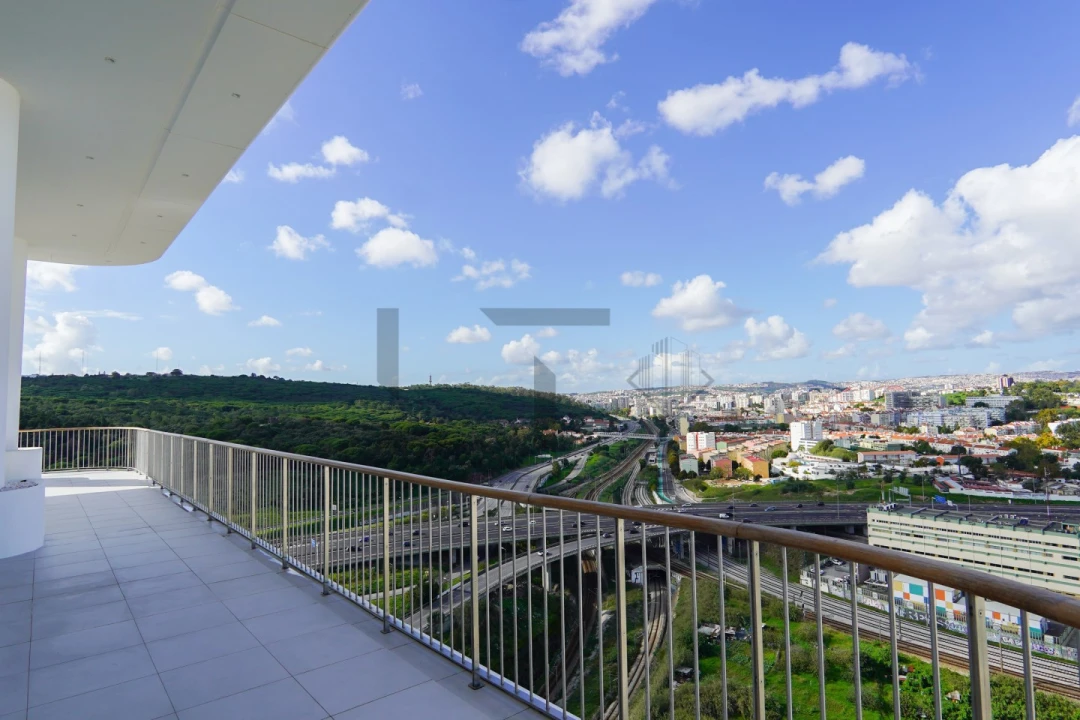 Apartamento T6 para Venda em Campolide Foto 31