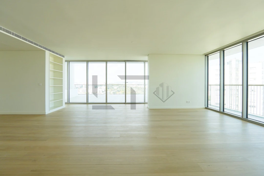 Apartamento T6 para Venda em Campolide Foto 34