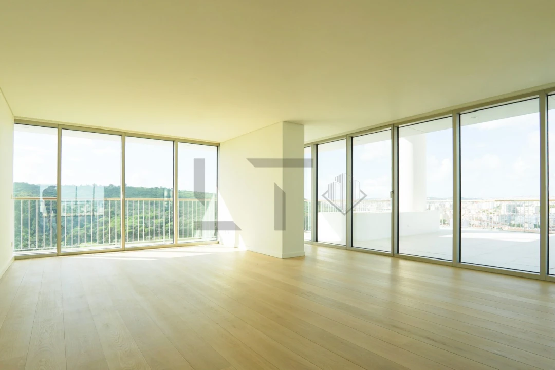 Apartamento T6 para Venda em Campolide Foto 37