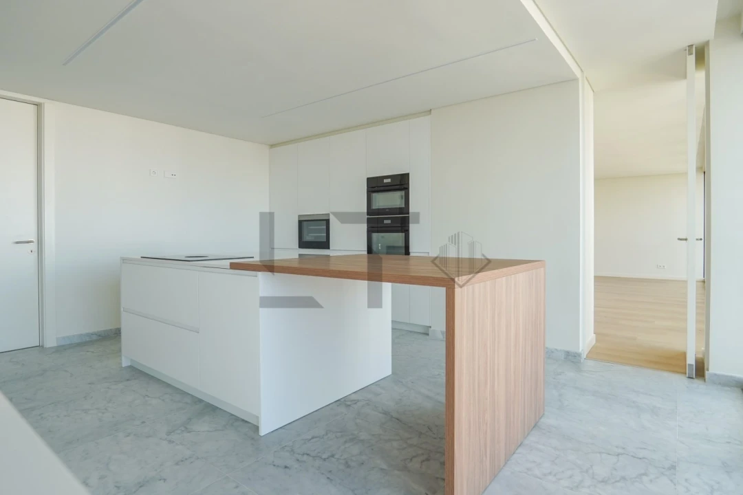 Apartamento T6 para Venda em Campolide Foto 43