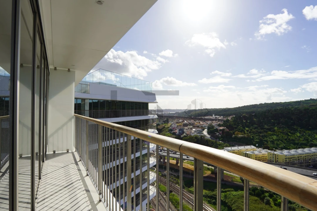 Apartamento T6 para Venda em Campolide Foto 59