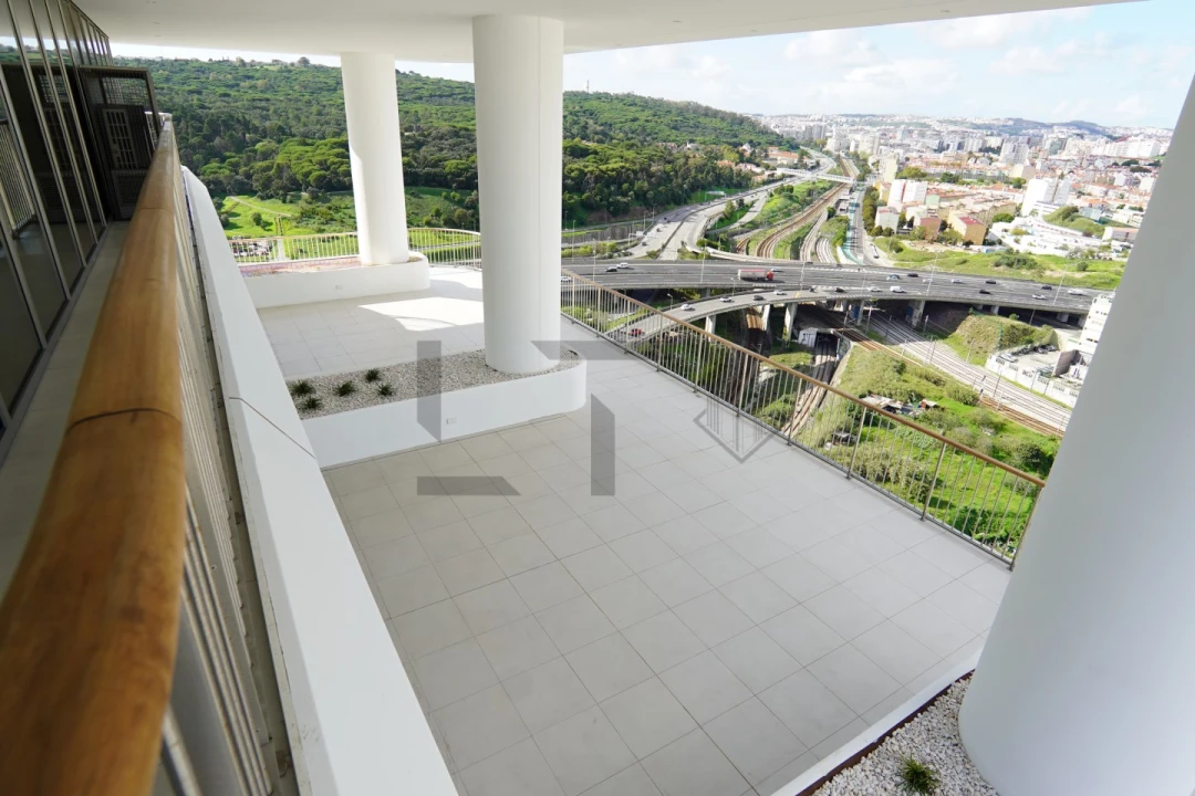 Apartamento T6 para Venda em Campolide Foto 73