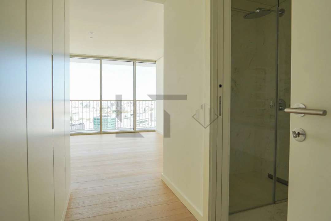 Apartamento T6 para Venda em Campolide Foto 82