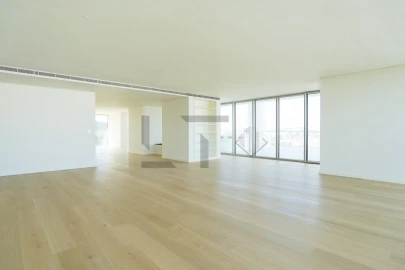 Apartamento T6 para Venda em Campolide