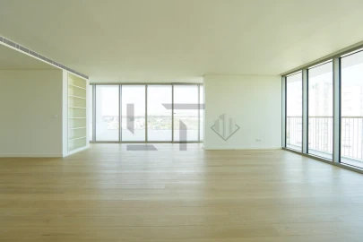 Apartamento T6 para Venda em Campolide