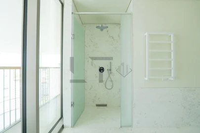 Apartamento T6 para Venda em Campolide