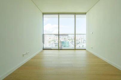 Apartamento T6 para Venda em Campolide