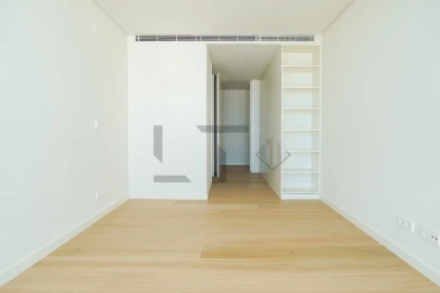 Apartamento T6 para Venda em Campolide