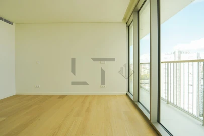 Apartamento T6 para Venda em Campolide