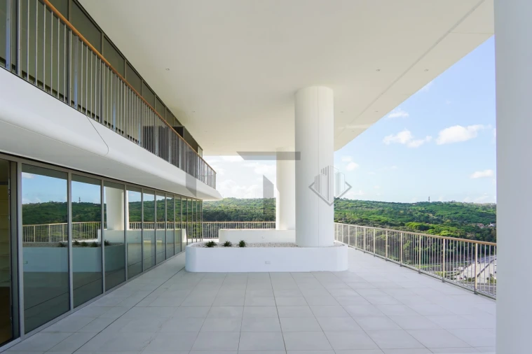 Apartamento T6 para Venda em Campolide Foto 1