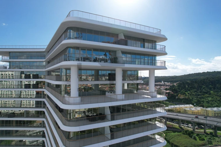 Apartamento T6 para Venda em Campolide Foto 2