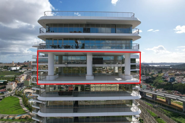 Apartamento T6 para Venda em Campolide Foto 3