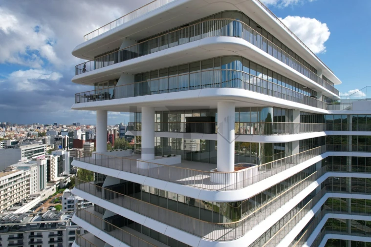 Apartamento T6 para Venda em Campolide Foto 8