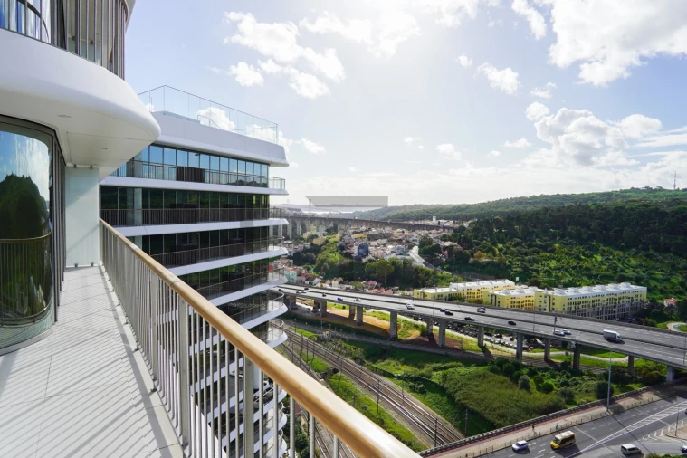 Apartamento T6 para Venda em Campolide Foto 24