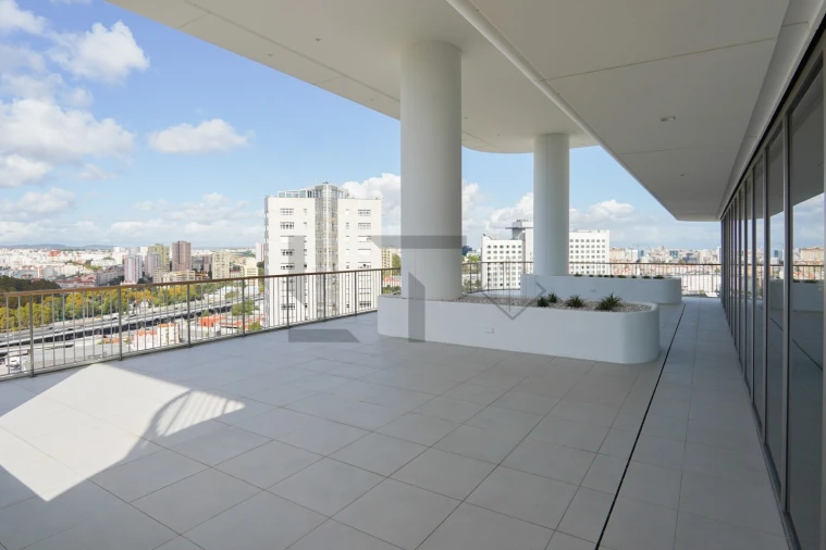 Apartamento T6 para Venda em Campolide Foto 27