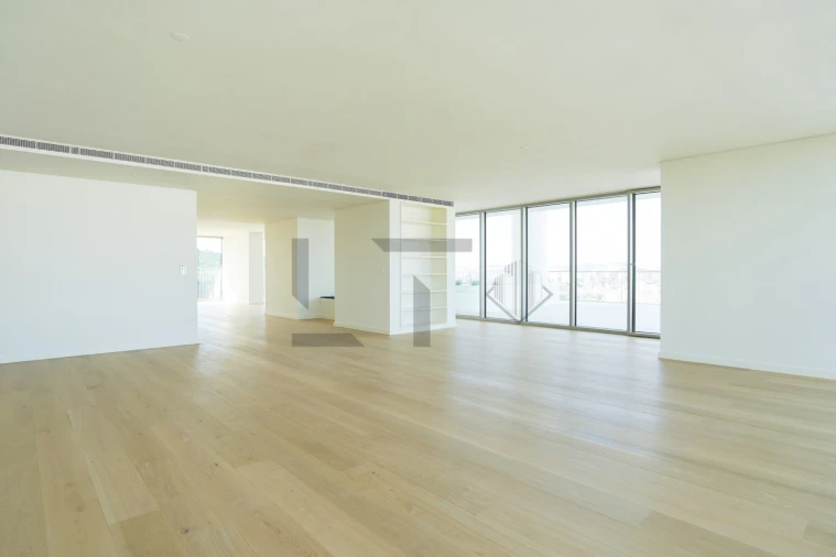 Apartamento T6 para Venda em Campolide Foto 33