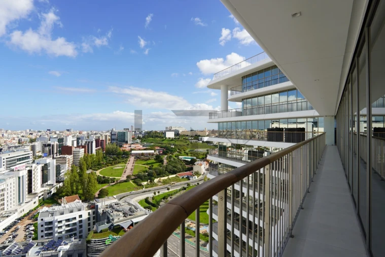 Apartamento T6 para Venda em Campolide Foto 71