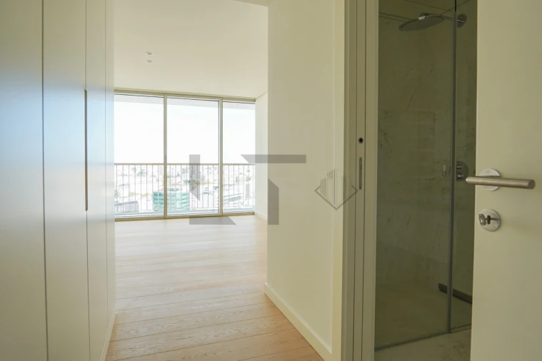 Apartamento T6 para Venda em Campolide Foto 82