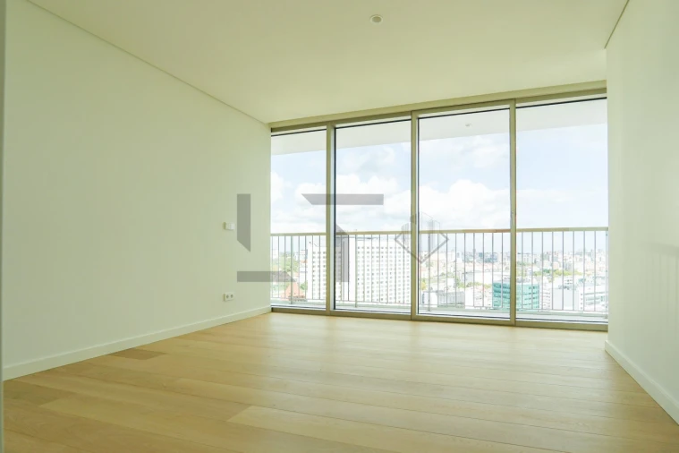 Apartamento T6 para Venda em Campolide Foto 94