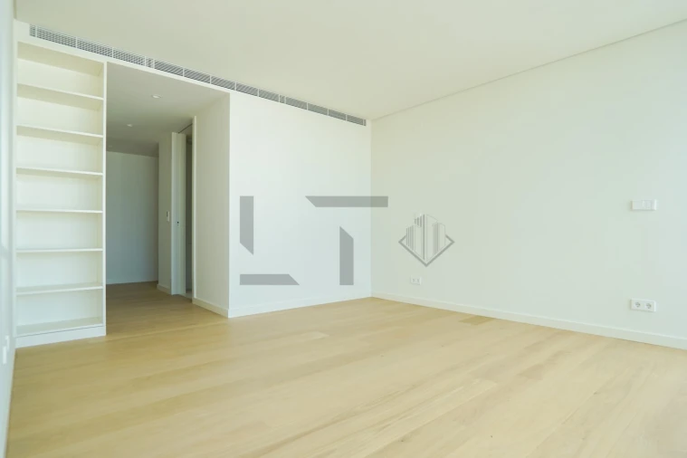 Apartamento T6 para Venda em Campolide Foto 97