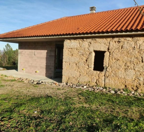 Quinta T4 para Venda em Teixoso e Sarzedo Foto 3