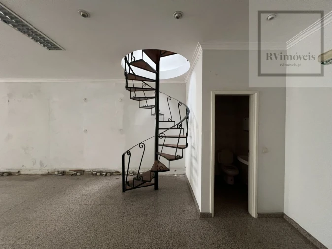 Loja para Arrendamento em Santa Maria Maior e Monserrate e Meadela Foto 9