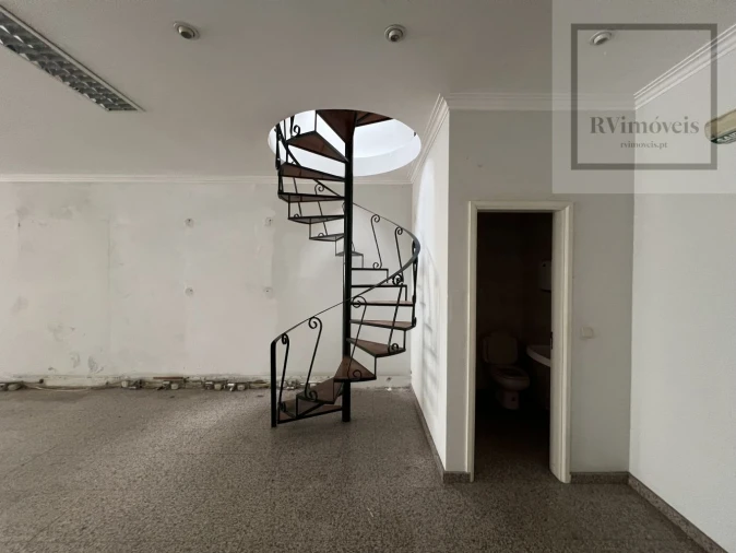 Loja para Arrendamento em Santa Maria Maior e Monserrate e Meadela Foto 9