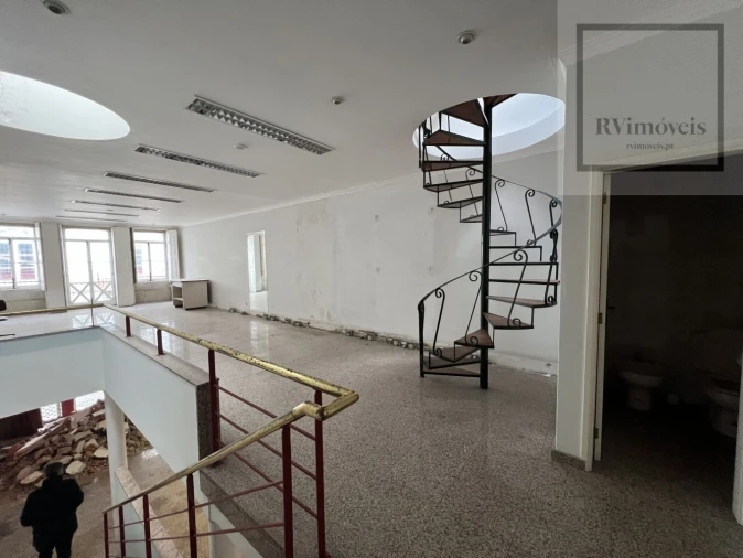 Loja para Arrendamento em Santa Maria Maior e Monserrate e Meadela Foto 10