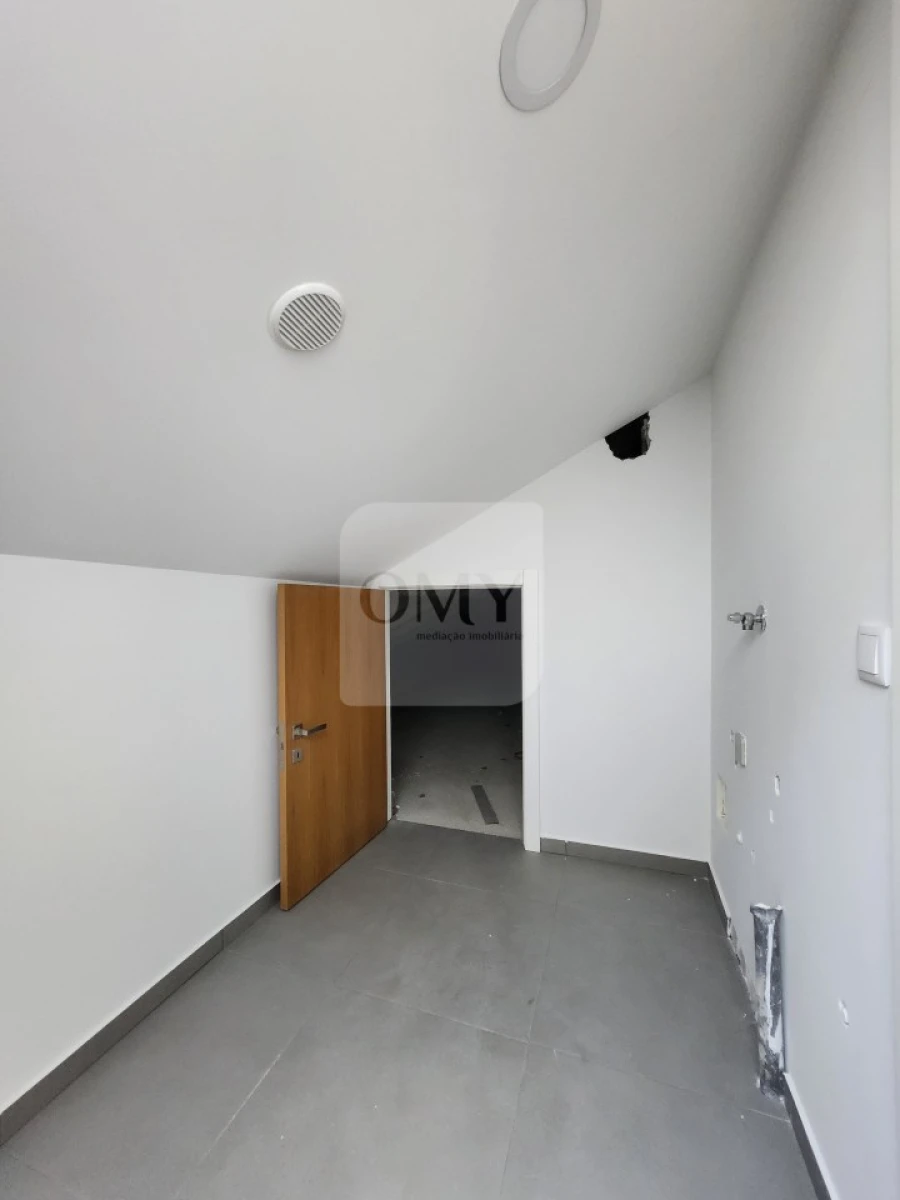 Apartamento T5 para Venda em Nossa Senhora da Conceição, São Pedro e São Dinis Foto 27