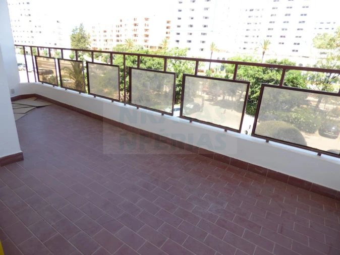 Apartamento T1 para Venda em Portimão Foto 3