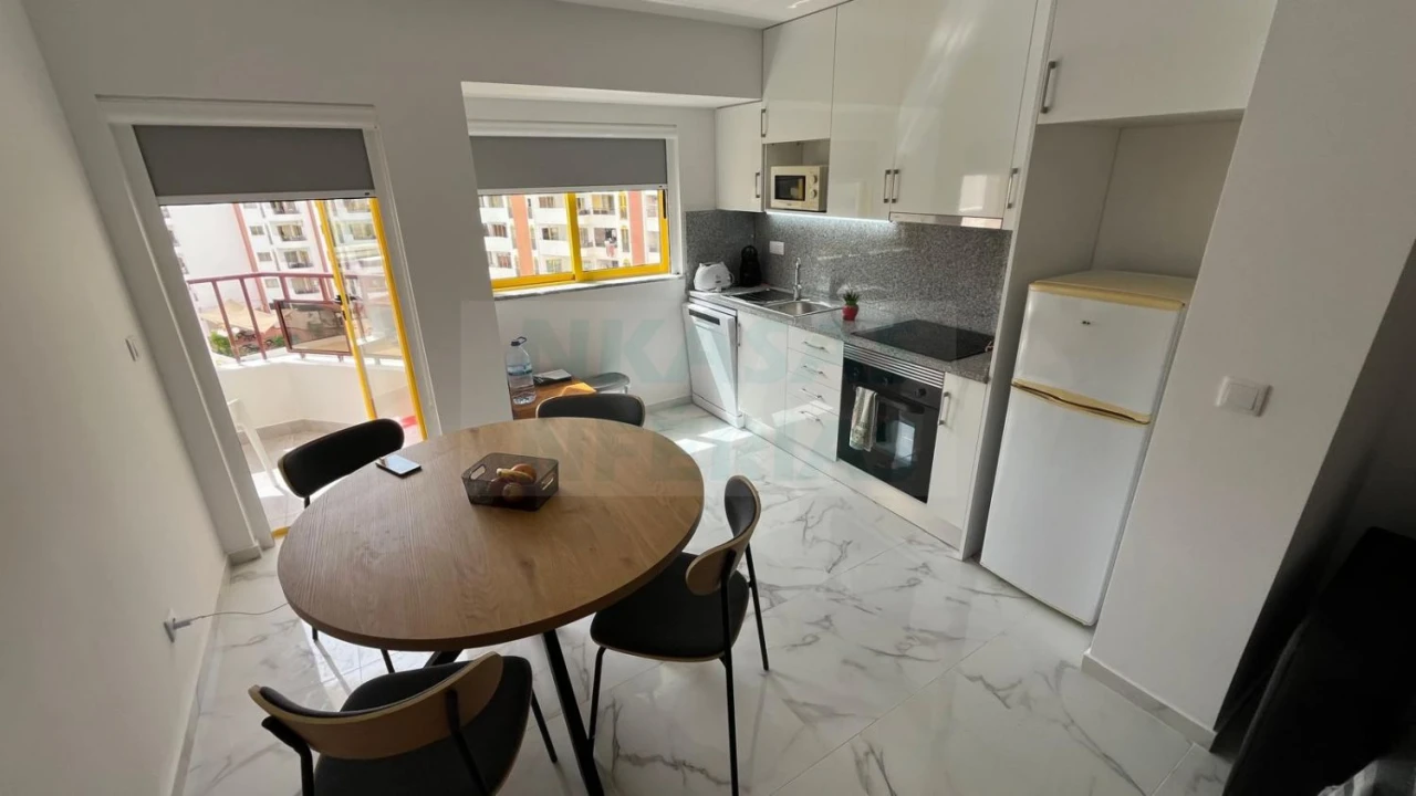 Apartamento T1 para Venda em Portimão Foto 4