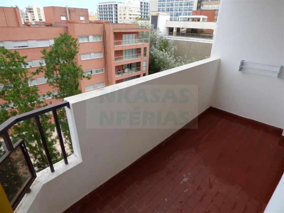 Apartamento T1 para Venda em Portimão Foto 8