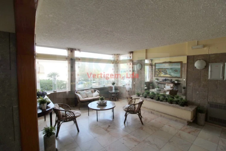 Apartamento T3 para Venda em Portimão Foto 6