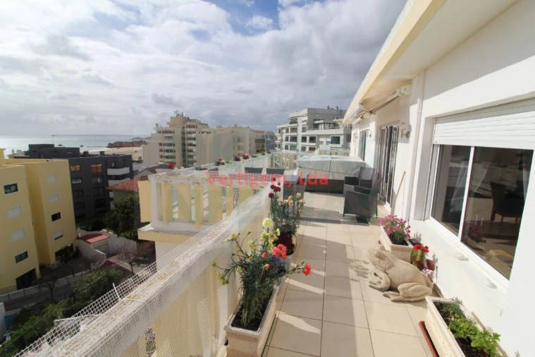 Apartamento T3 para Venda em Portimão Foto 3