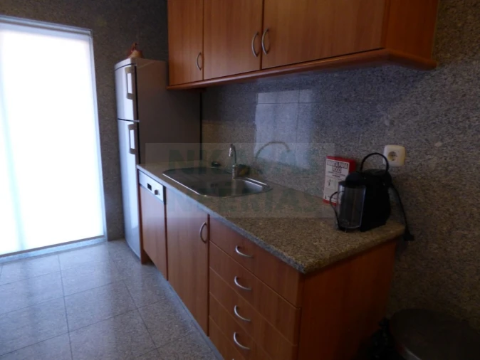 Apartamento T2 para Venda em Portimão Foto 6