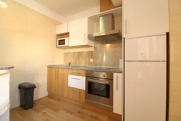 Apartamento T2 para Venda em Portimão Foto 4