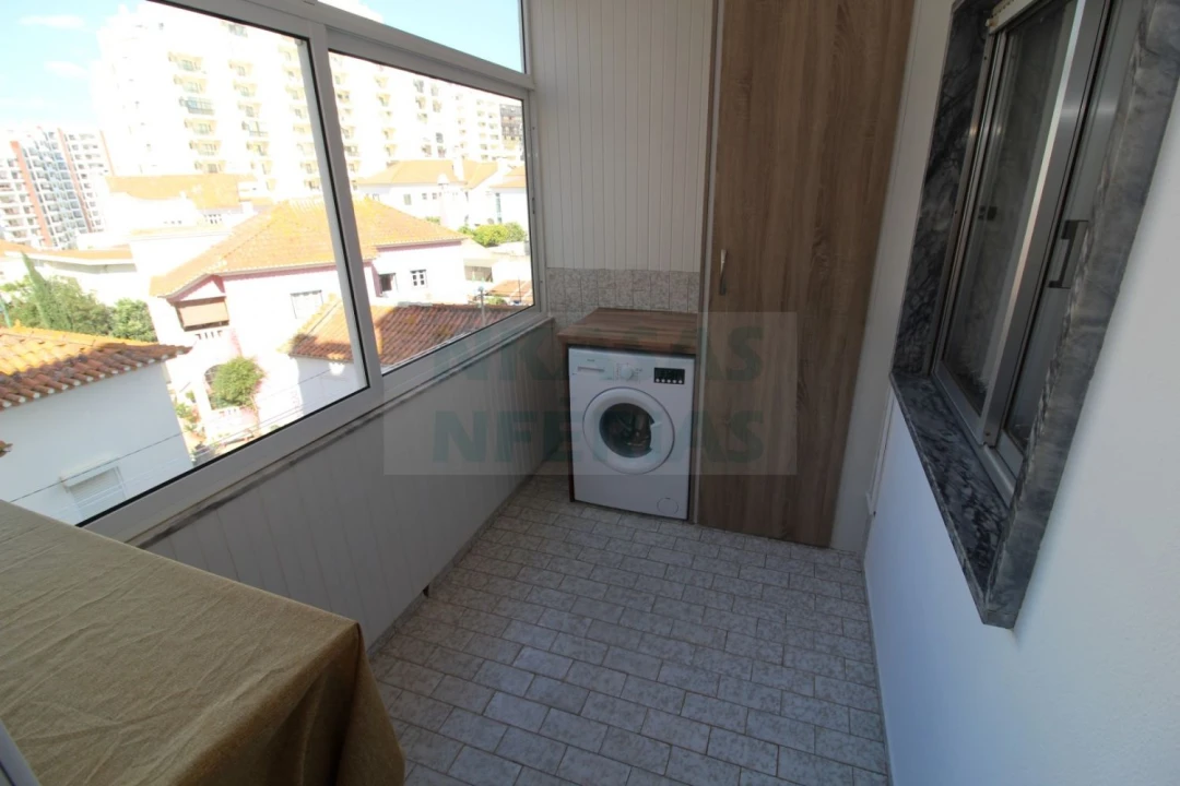 Apartamento T2 para Venda em Portimão Foto 16