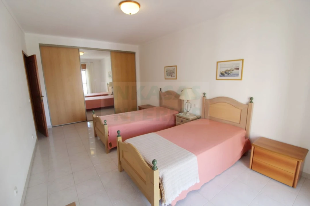 Apartamento T2 para Venda em Portimão Foto 13
