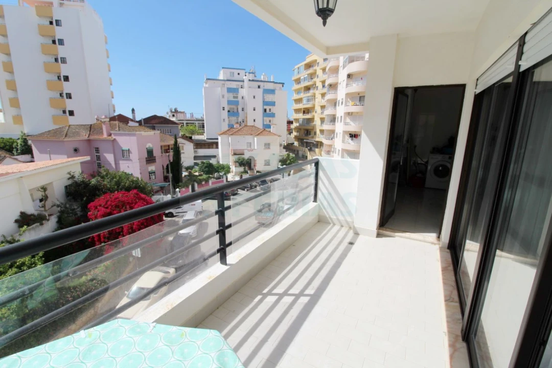 Apartamento T2 para Venda em Portimão Foto 2