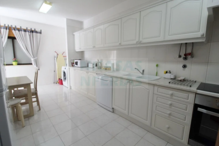 Apartamento T2 para Venda em Portimão Foto 7