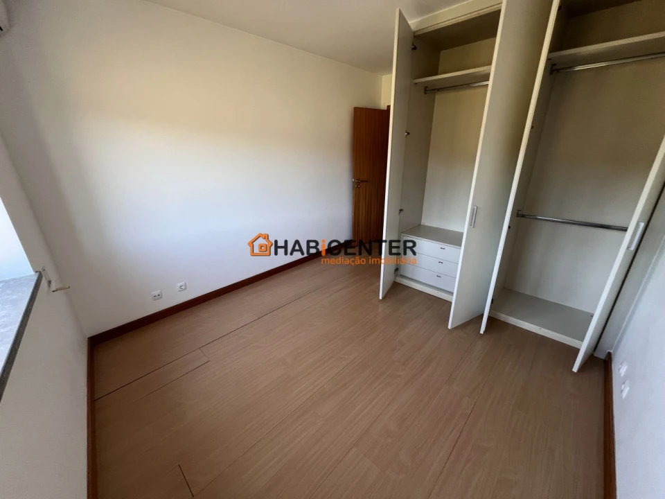 Apartamento T2 para Venda em Nazare Foto 16