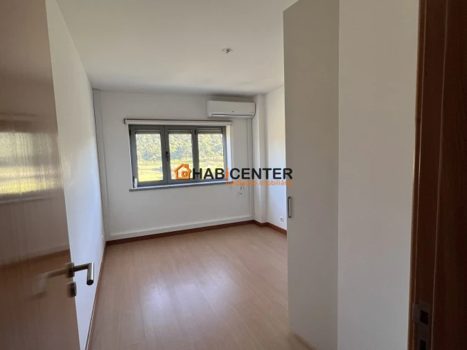 Apartamento T2 para Venda em Nazare Foto 17