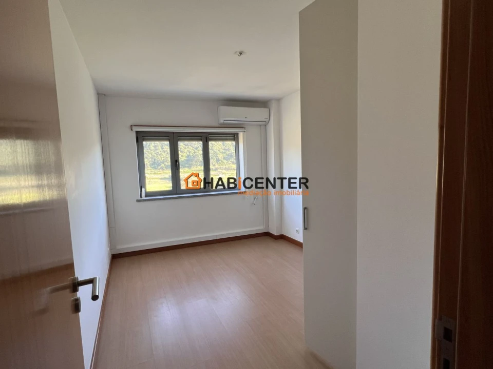 Apartamento T2 para Venda em Nazare Foto 17