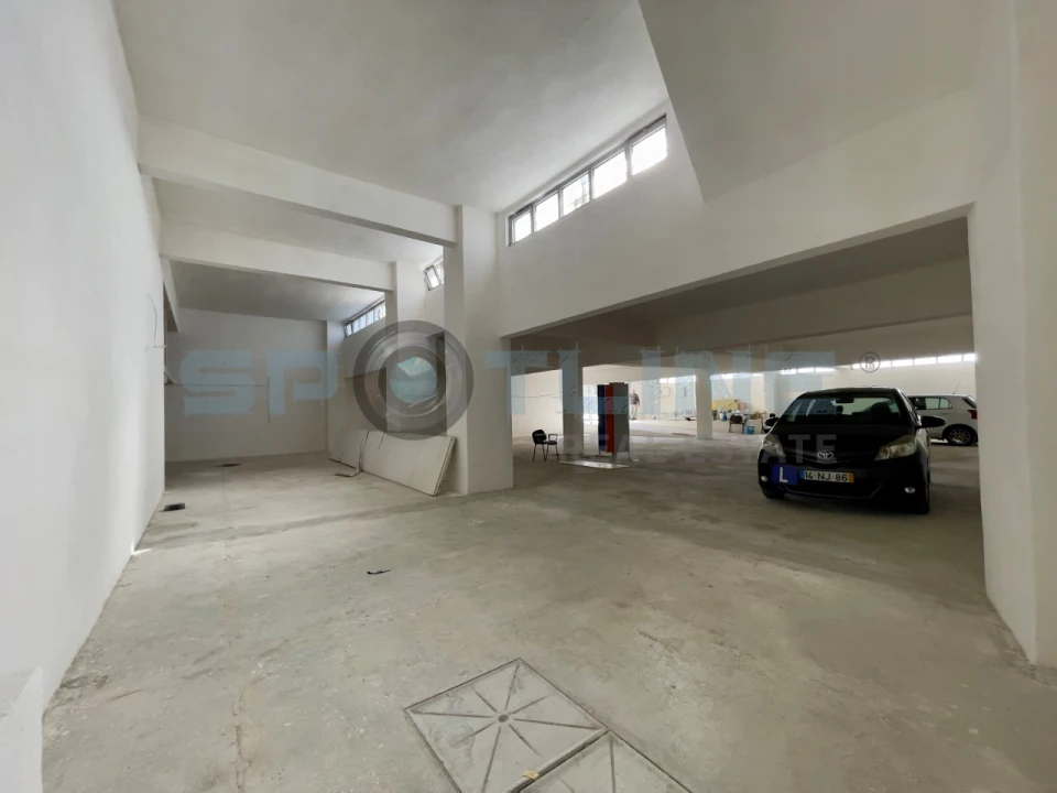 Loja para Arrendamento em Almada, Cova da Piedade, Pragal e Cacilhas Foto 5